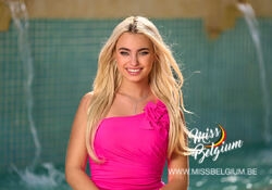 05shaniaportretfullhd.jpg