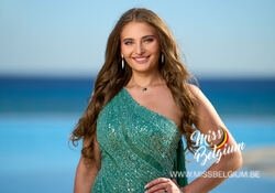 22karinaportretfullhd.jpg