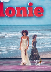 7iv08456.jpg