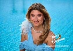 mb027naomiclosefullhd.jpg
