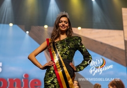 mb27-mwalloniehf-07-14.jpg