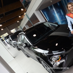 overhandiging-omoda-karen-miss-belgium.jpg