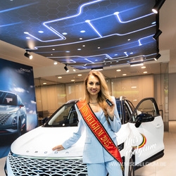overhandiging-omoda-karen-miss-belgium-12.jpg