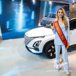 overhandiging-omoda-karen-miss-belgium-15.jpg